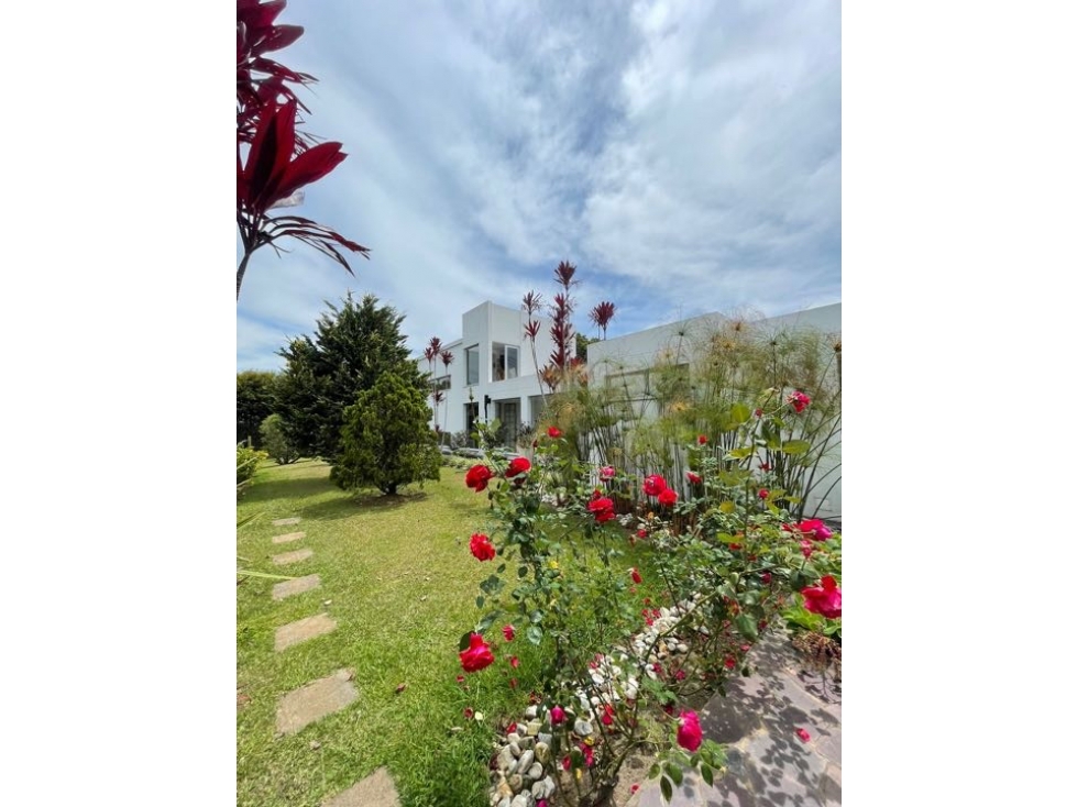 Cómoda casa en la vía san Antonio la ceja