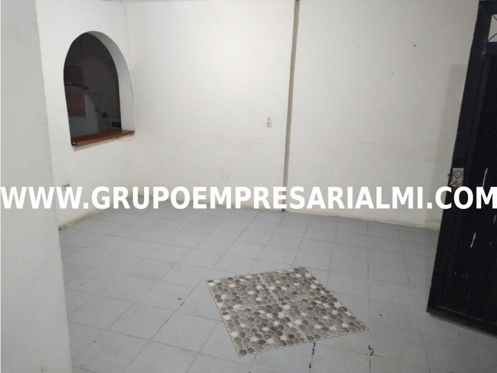 CÓMODA CASA EN VENTA - SECTOR LA POLA COD: 30984