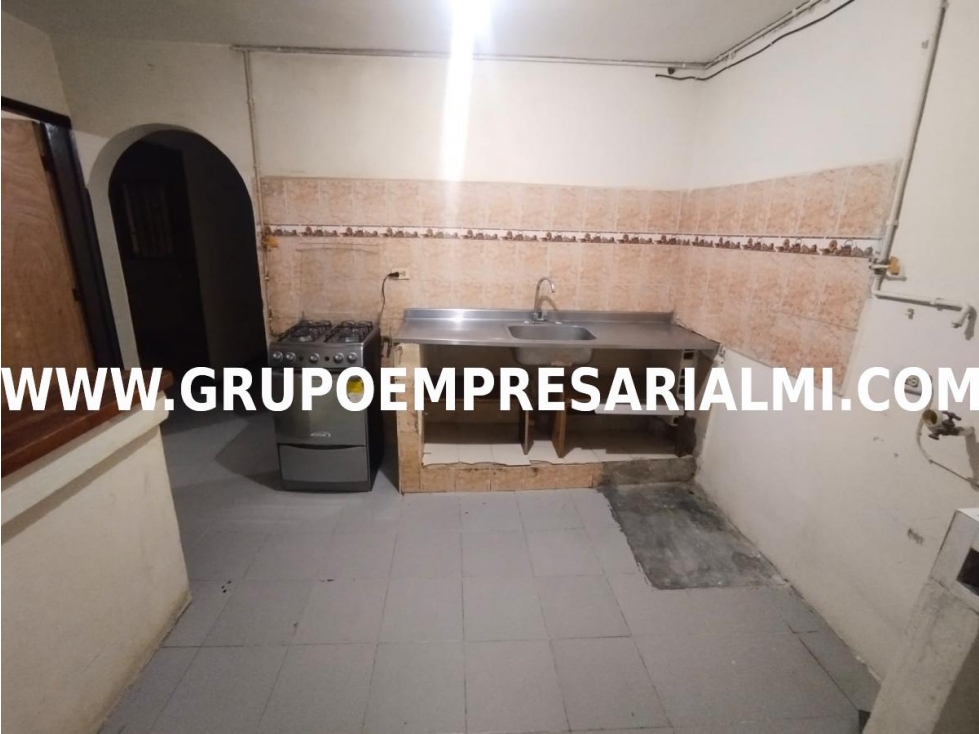 CÓMODA CASA EN VENTA - SECTOR LA POLA COD: 30984 — foto 2
