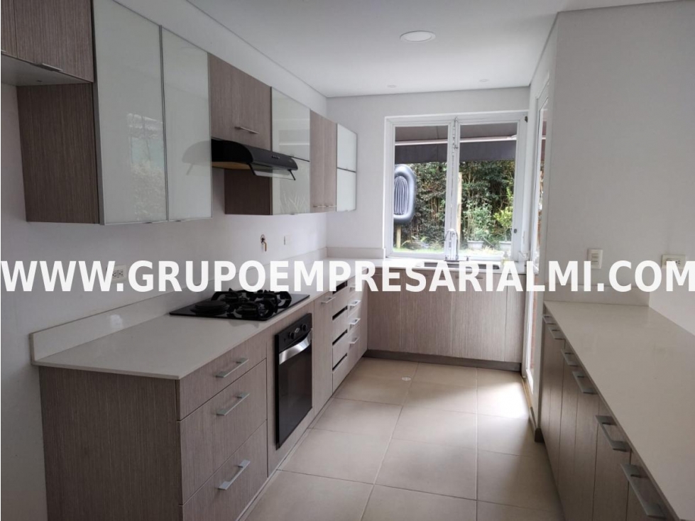CÓMODA CASA UNIFAMILIAR EN ARRIENDO - SECTOR EL RETIRO COD: 33517 — foto 3