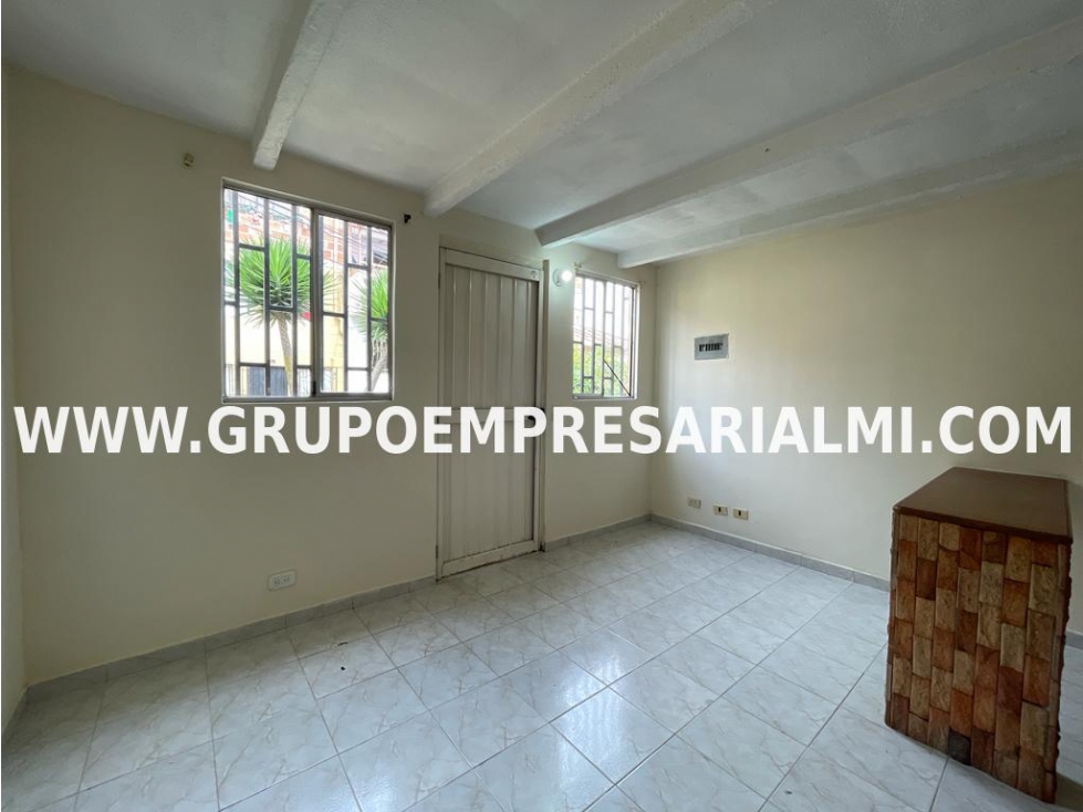 CÓMODA CASA UNIFAMILIAR EN VENTA - SECTOR SAN ANTONIO COD: 31511 — foto 2