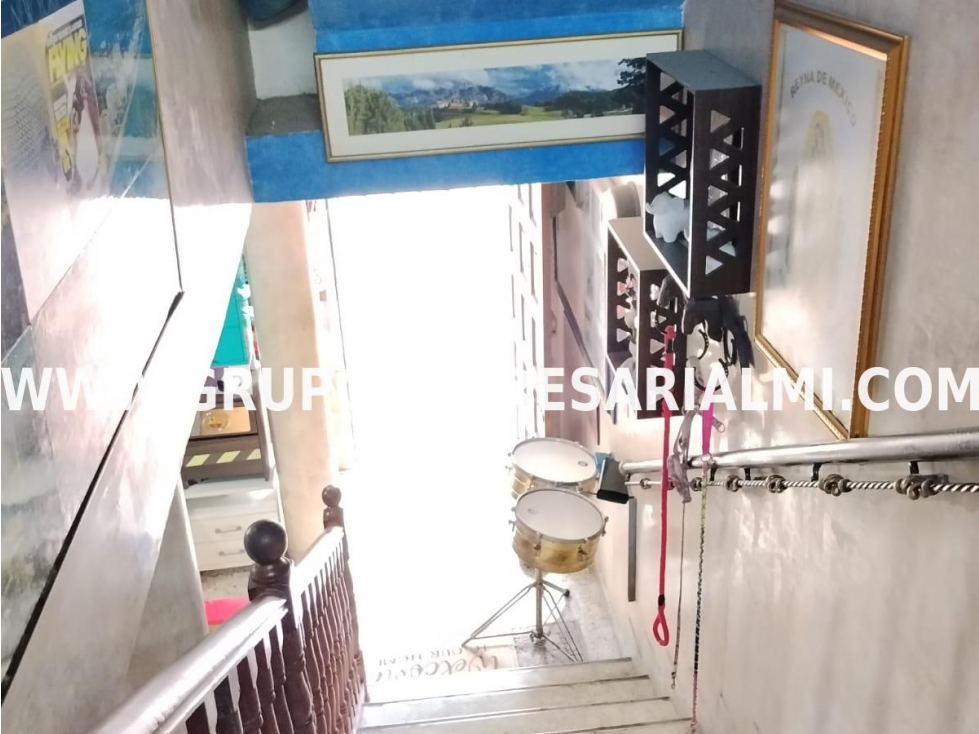CÓMODA CASA UNIFAMILIAR EN VENTA - SECTOR SANTA TERESITA COD: 33573 - 4