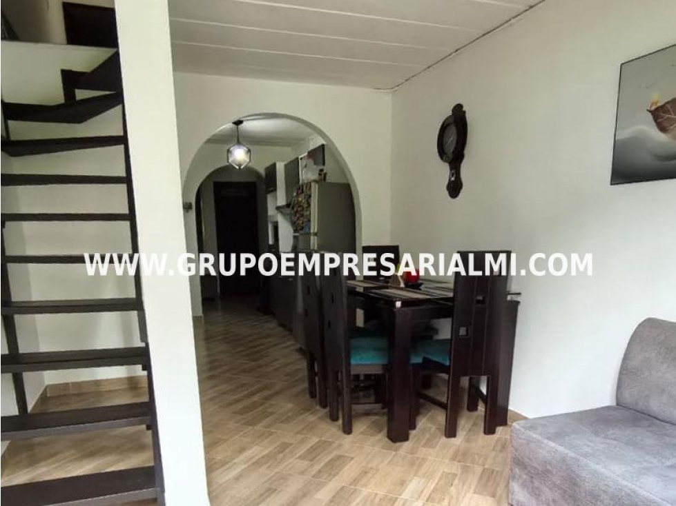 CÓMODA CASA UNIFAMILIAR EN VENTA - SECTOR EL DIAMANTE COD: 33933