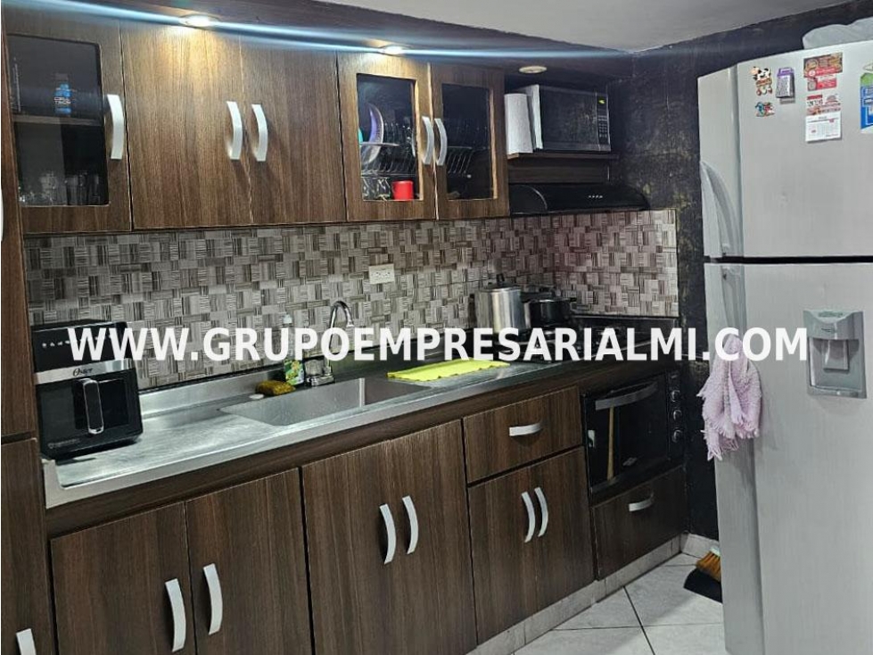 CÓMODA CASA UNIFAMILIAR EN VENTA - SECTOR CALATRAVA COD: 33941 — foto 4