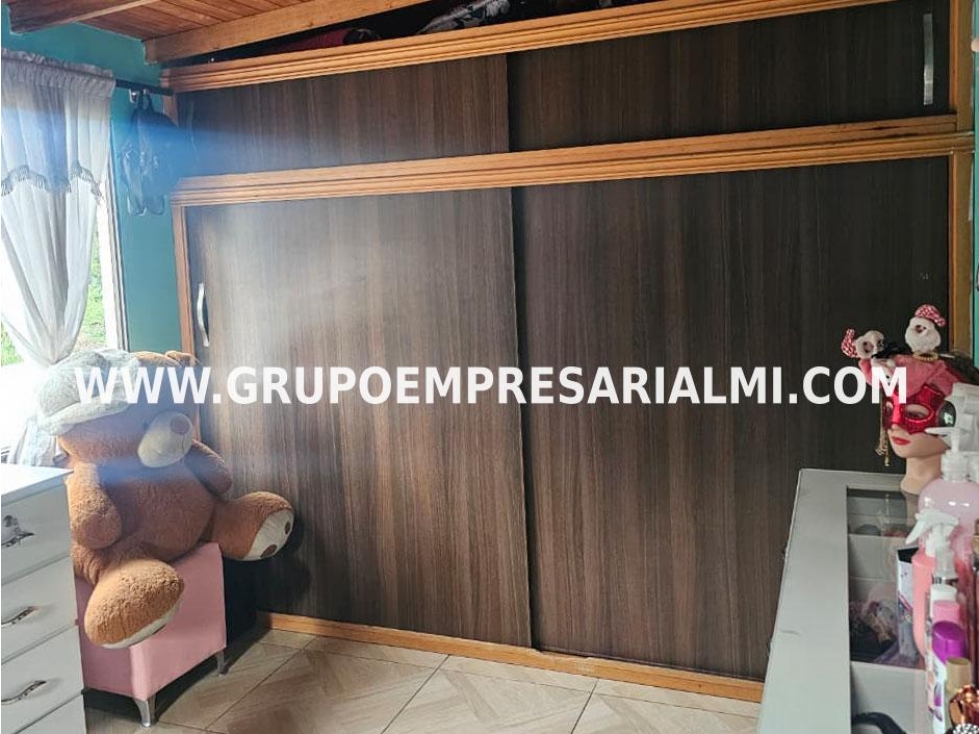 CÓMODA CASA UNIFAMILIAR EN VENTA - SECTOR CALATRAVA COD: 33941 — foto 6