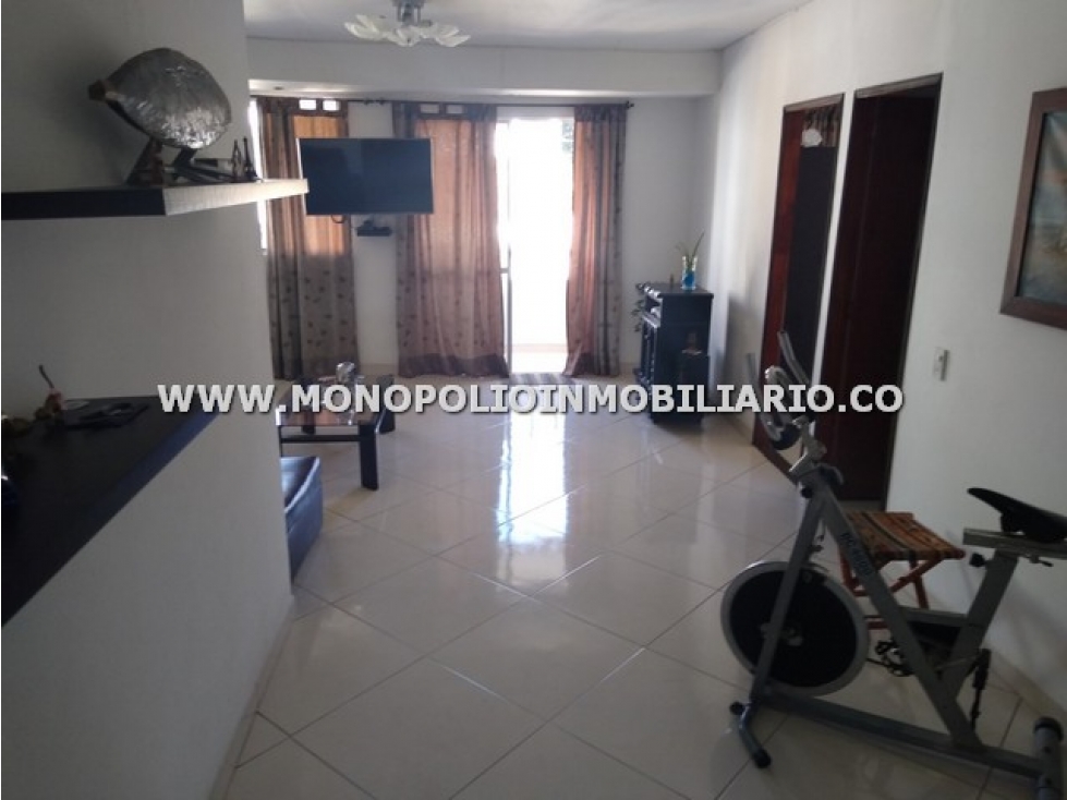 CÓMODA CASA BIFAMILIAR EN VENTA - SECTOR SIMÓN BOLÍVAR COD: 16508 — foto 2