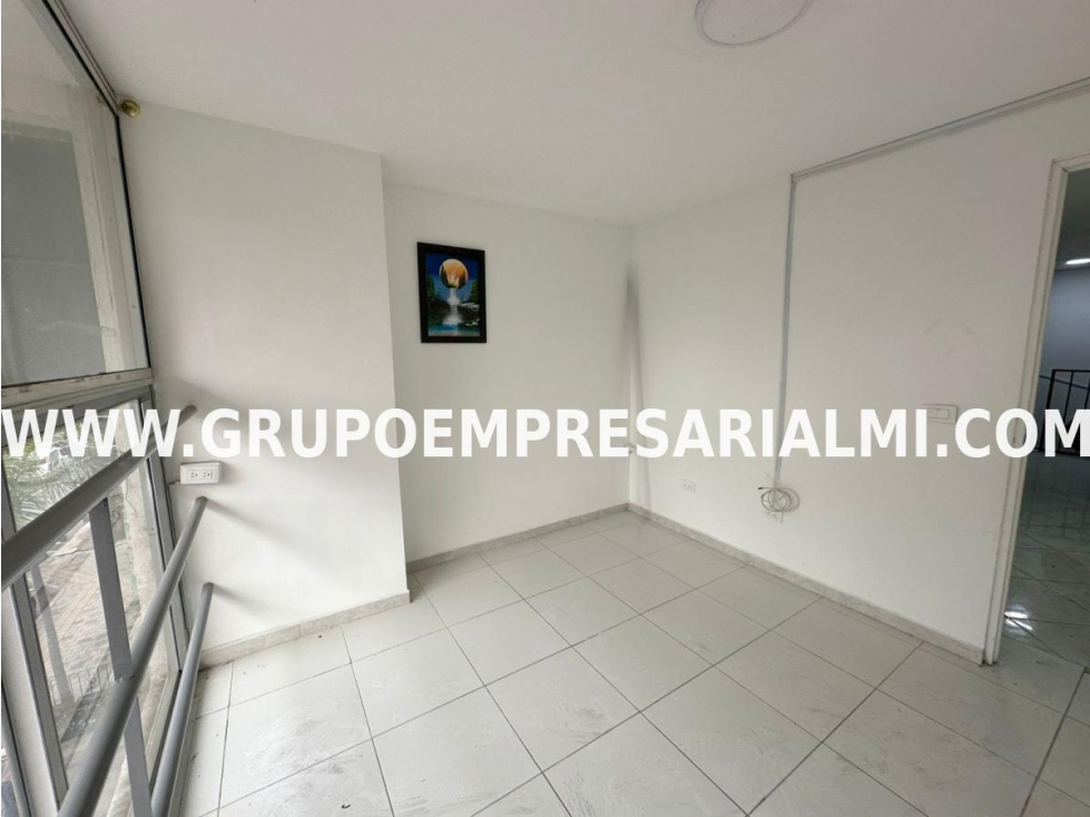 CÓMODA OFICINA EN ARRIENDO - SECTOR HATO VIEJO COD: 32700 - 4