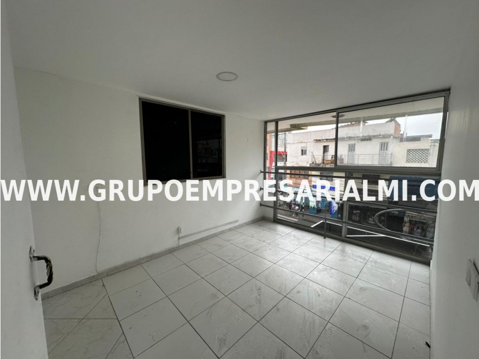CÓMODA OFICINA EN ARRIENDO - SECTOR HATO VIEJO COD: 32700 - 6