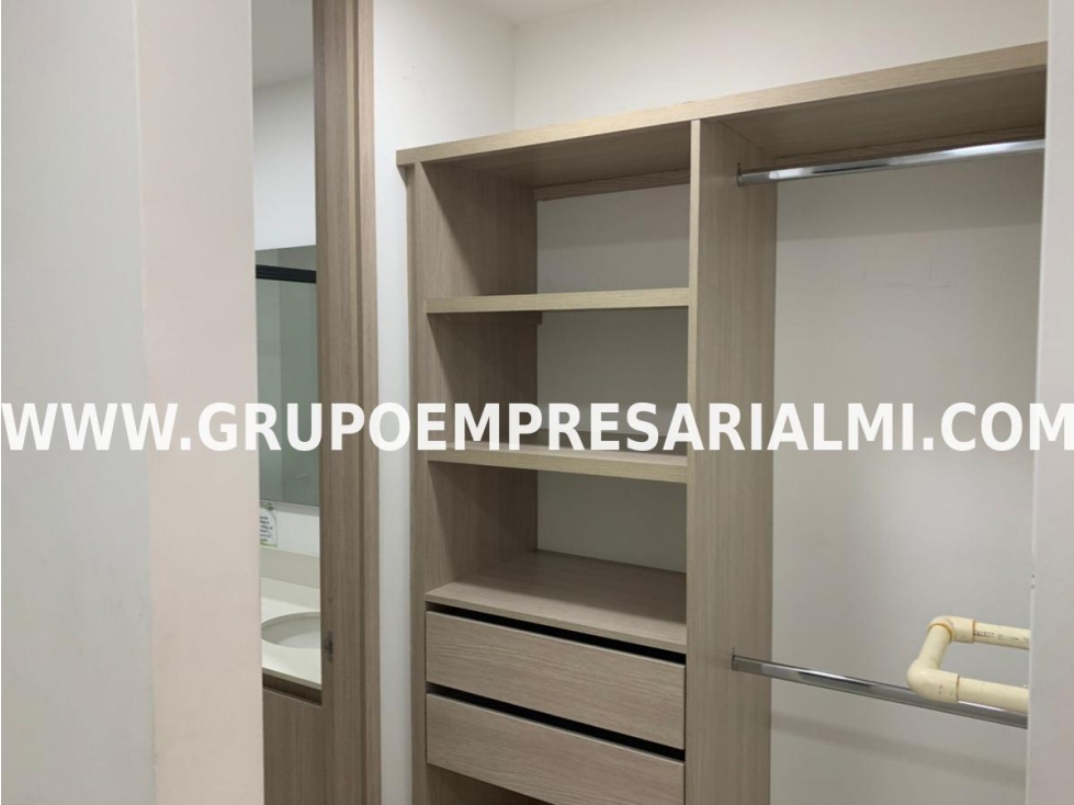 CÓMODA OFICINA EN ARRIENDO - SECTOR LA FLORESTA COD: 33556 - 6