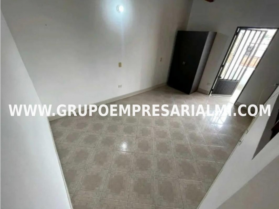 CÓMODO APARTAESTUDIO EN ARRIENDO - SECTOR MIRAVALLE COD: 33701 — foto 2