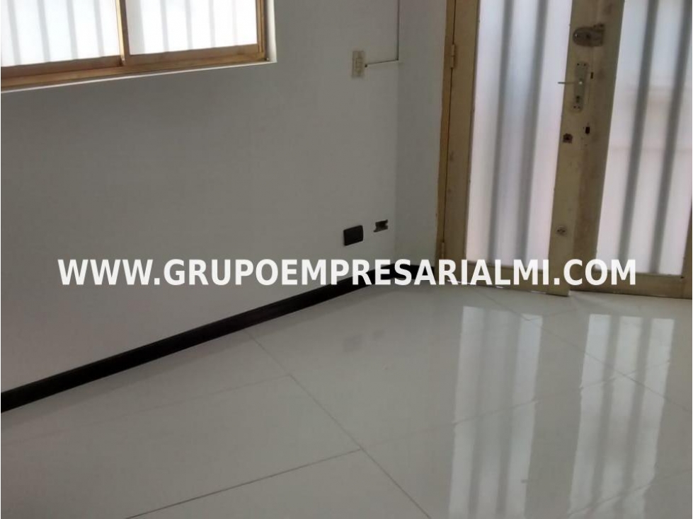 CÓMODO APARTAESTUDIO EN VENTA - SECTOR LAURELES COD: 31906 — foto 4