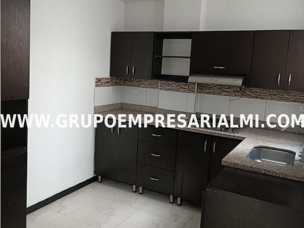 CÓMODO APARTAMENTO EN ARRIENDO - SECTOR CALASANZ COD: 30930 — foto 6