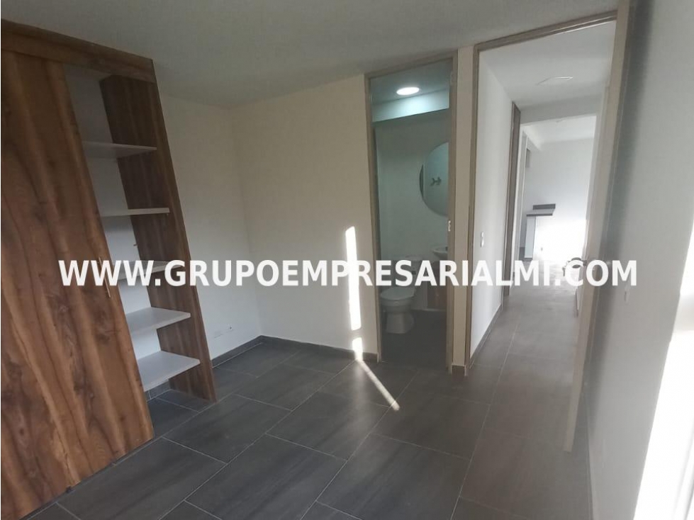 CÓMODO APARTAMENTO EN ARRIENDO - SECTOR CALASANZ COD: 32014 — foto 4