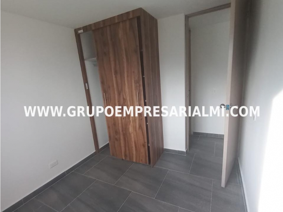 CÓMODO APARTAMENTO EN ARRIENDO - SECTOR CALASANZ COD: 32014 — foto 5