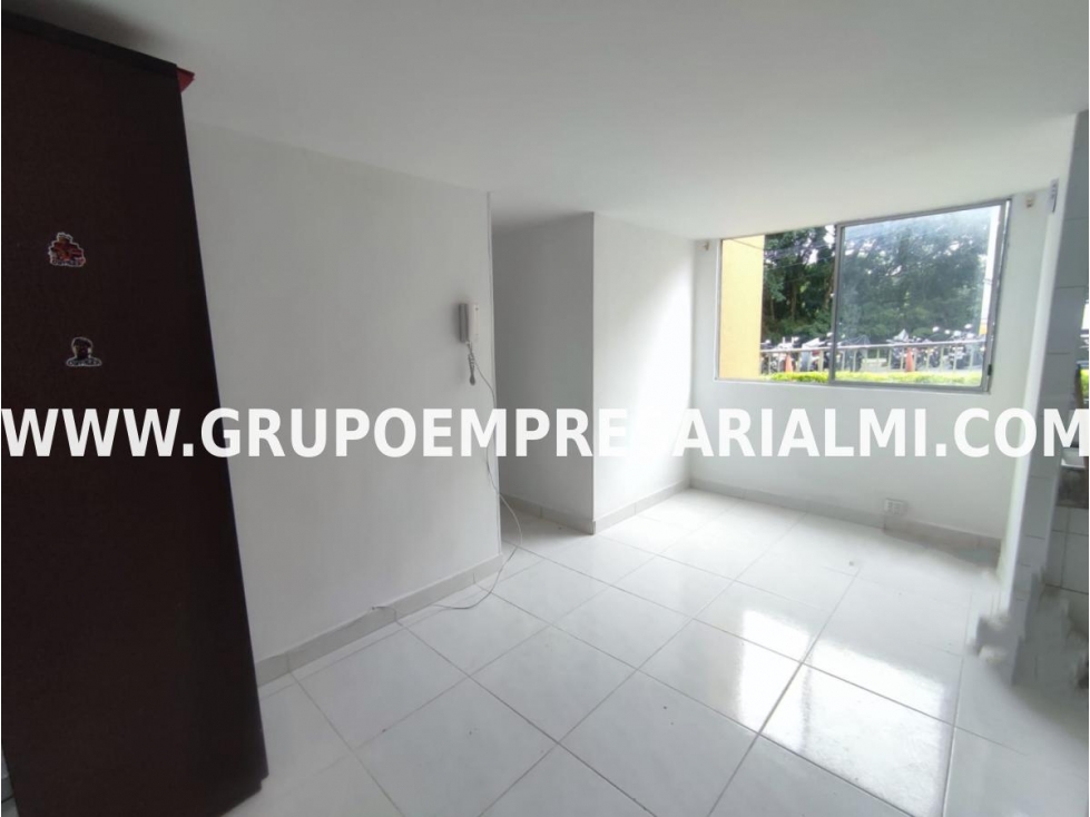 CÓMODO APARTAMENTO EN ARRIENDO - SECTOR SAN JAVIER COD: 32759 — foto 4
