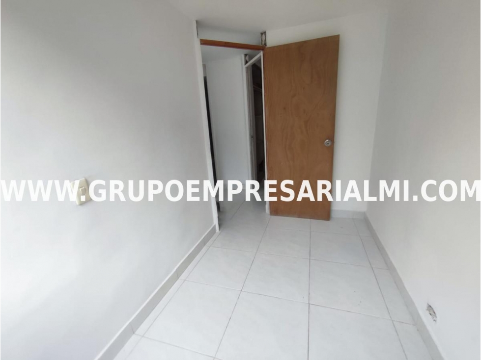 CÓMODO APARTAMENTO EN ARRIENDO - SECTOR SAN JAVIER COD: 32759 — foto 6