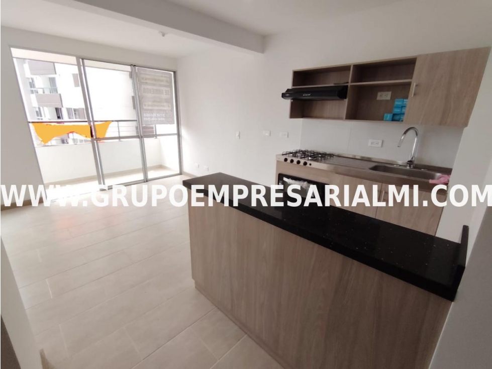 CÓMODO APARTAMENTO EN ARRIENDO - SECTOR CALASANZ COD: 32784 — foto 4