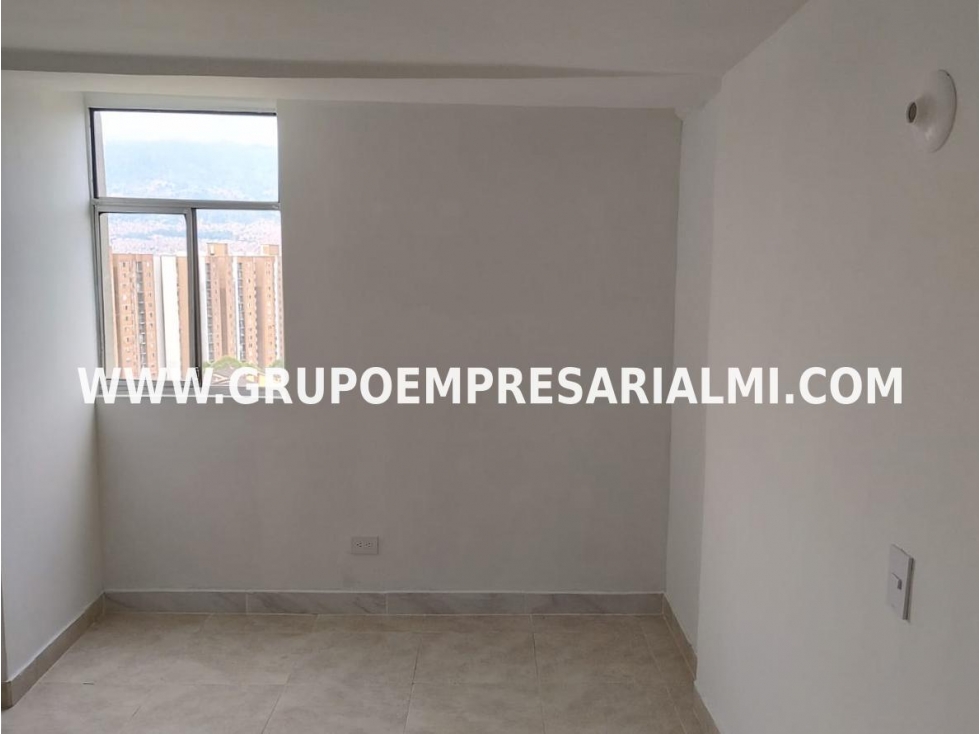 CÓMODO APARTAMENTO EN ARRIENDO - SECTOR CALASANZ COD: 32792 — foto 6