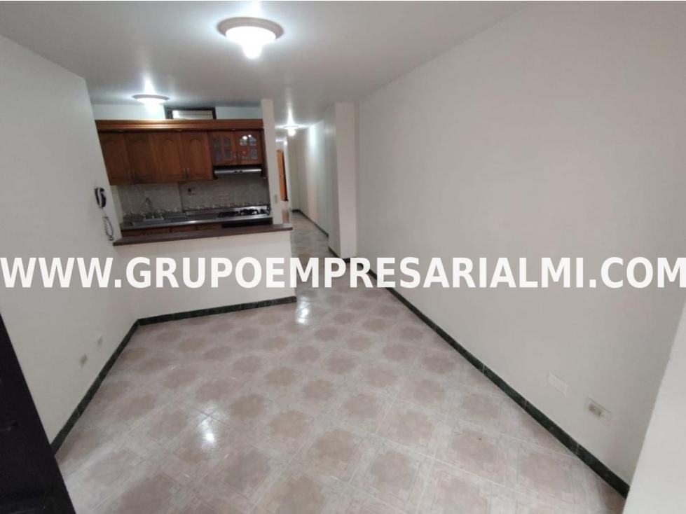 CÓMODO APARTAMENTO EN ARRIENDO - SECTOR LA PALMA COD: 32917 — foto 2