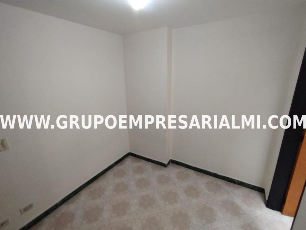 CÓMODO APARTAMENTO EN ARRIENDO - SECTOR LA PALMA COD: 32917 — foto 6