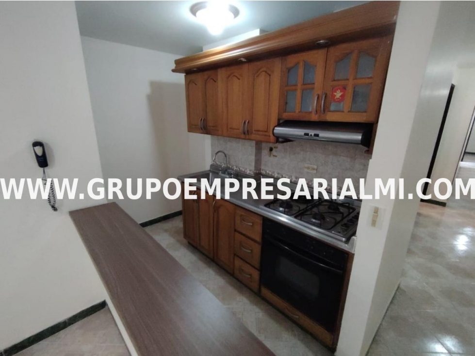 CÓMODO APARTAMENTO EN ARRIENDO - SECTOR LA PALMA COD: 32917 — foto 4