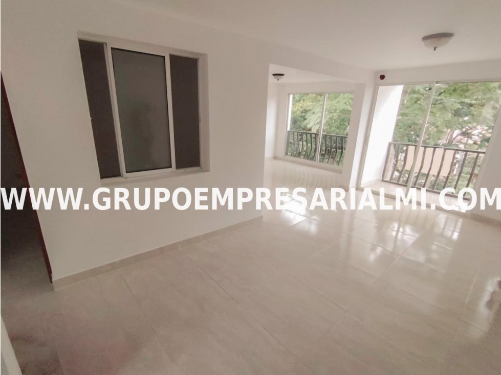 CÓMODO APARTAMENTO EN ARRIENDO - SECTOR SAN BERNARDO COD: 33259