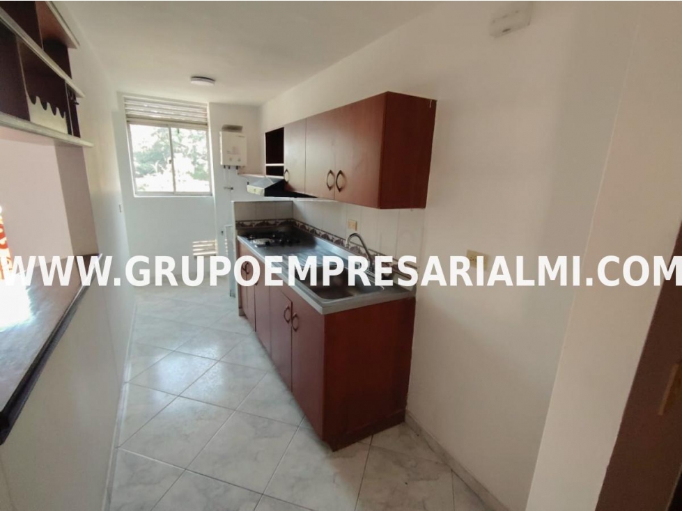 CÓMODO APARTAMENTO EN ARRIENDO - SECTOR CASTROPOL COD: 33550 — foto 3