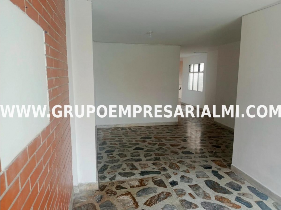 CÓMODO APARTAMENTO EN ARRIENDO - SECTOR SIMÓN BOLÍVAR COD: 7018