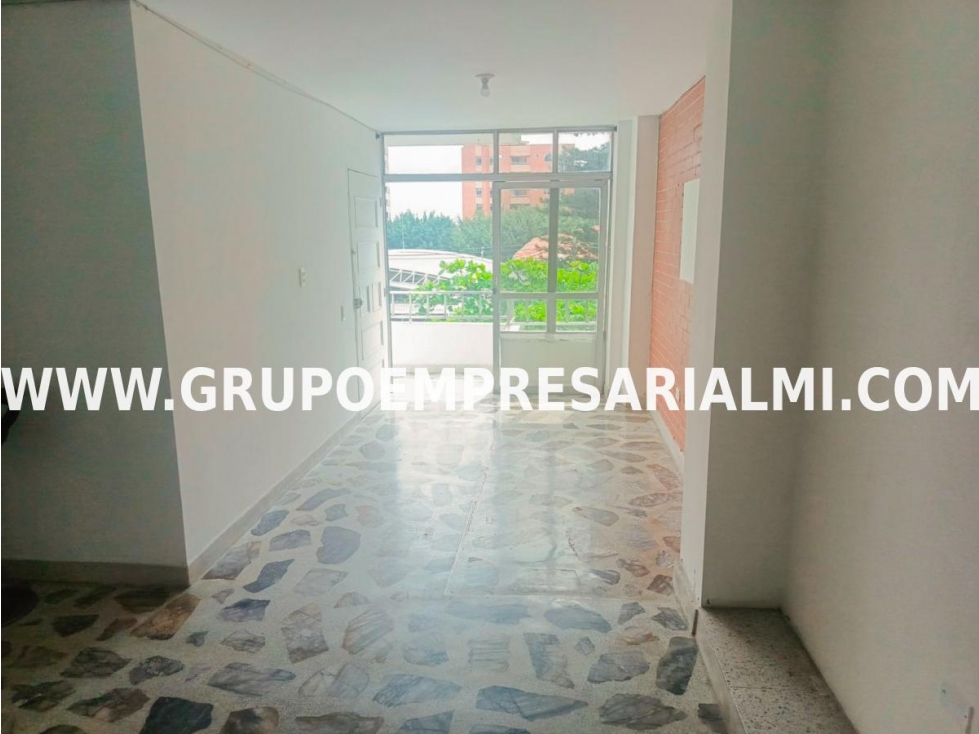 CÓMODO APARTAMENTO EN ARRIENDO - SECTOR SIMÓN BOLÍVAR COD: 7018 — foto 2