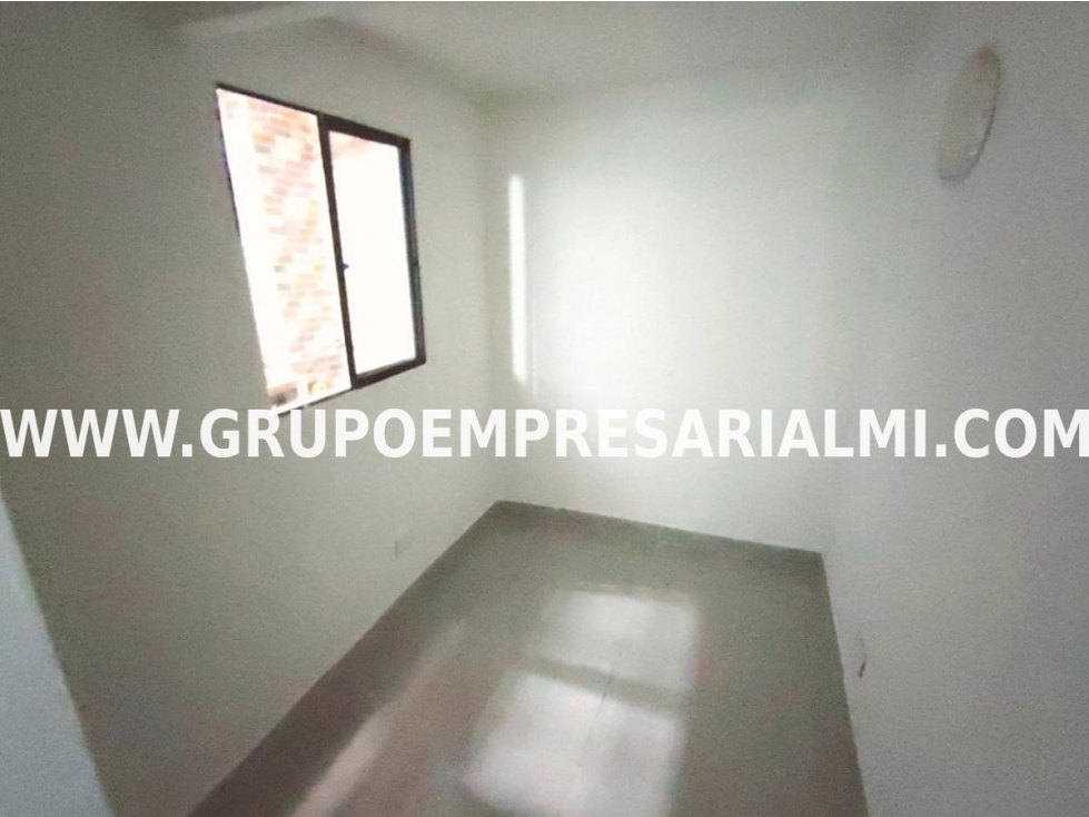 CÓMODO APARTAMENTO EN ARRIENDO - SECTOR LA CASTELLANA COD: 33730 — foto 4
