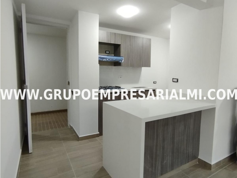 CÓMODO APARTAMENTO EN VENTA - SECTOR PRIMAVERA COD: 32577