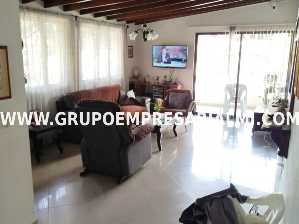 CÓMODO APARTAMENTO EN VENTA - SECTOR LA FLORESTA COD: 32911