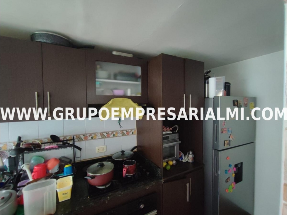 CÓMODO APARTAMENTO EN VENTA - SECTOR LA MILAGROSA COD: 33274 — foto 4