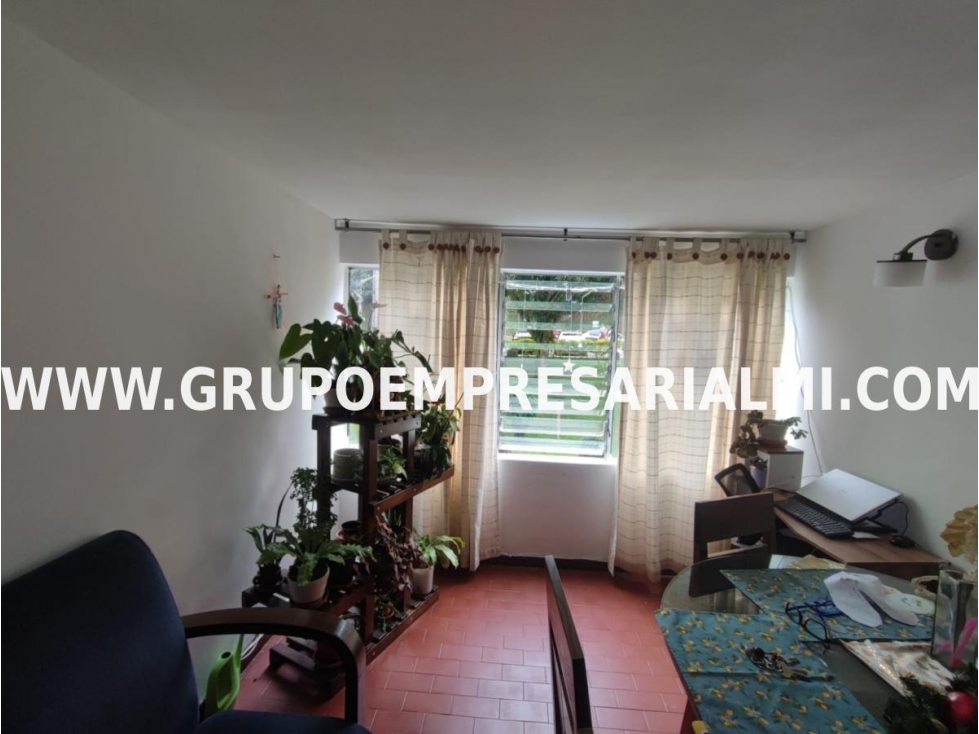 CÓMODO APARTAMENTO EN VENTA - SECTOR LA MILAGROSA COD: 33274 — foto 2