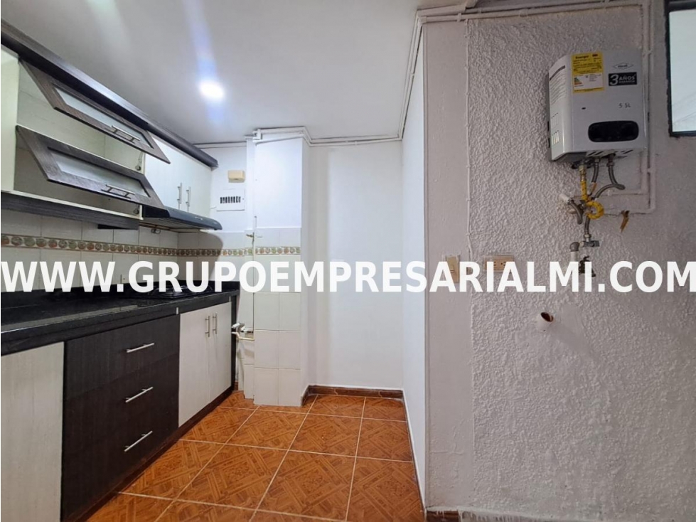 CÓMODO APARTAMENTO EN VENTA - SECTOR EL TRIANON COD: 33292 — foto 2