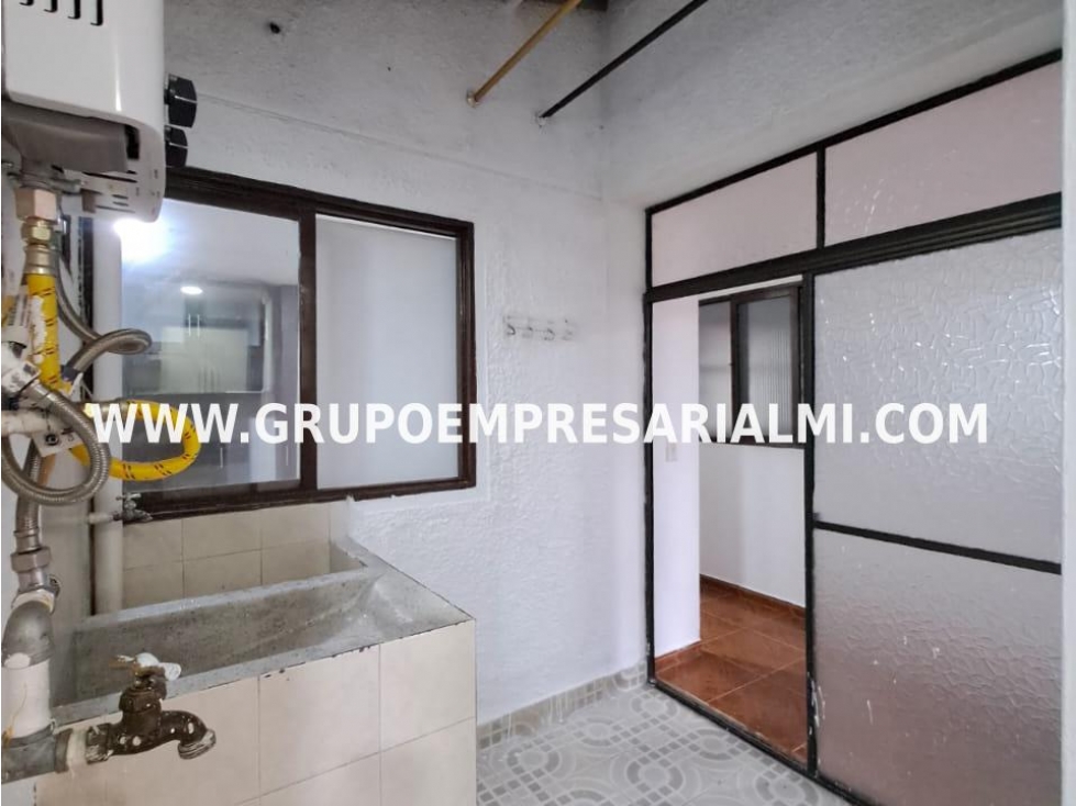 CÓMODO APARTAMENTO EN VENTA - SECTOR EL TRIANON COD: 33292 — foto 4