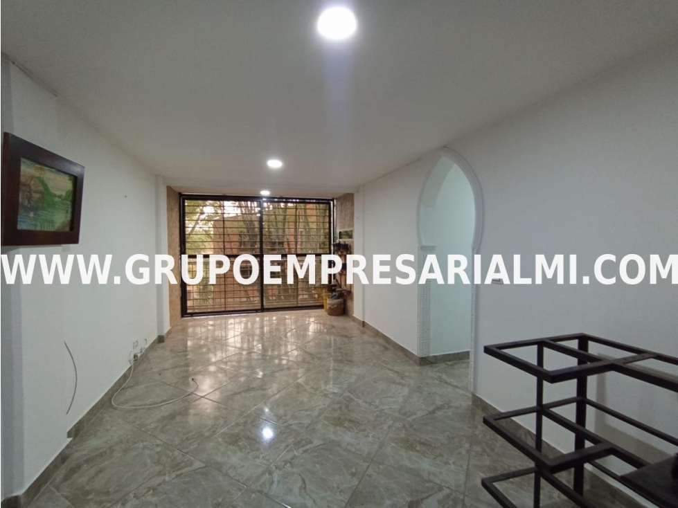 CÓMODO APARTAMENTO EN VENTA - SECTOR ALTAMIRA COD: 33323