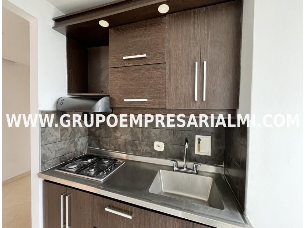 CÓMODO APARTAMENTO EN VENTA - SECTOR EL DIAMANTE COD: 33685 — foto 3