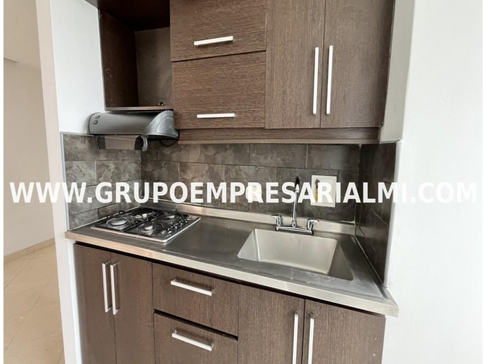 CÓMODO APARTAMENTO EN VENTA - SECTOR EL DIAMANTE COD: 33685 — foto 4