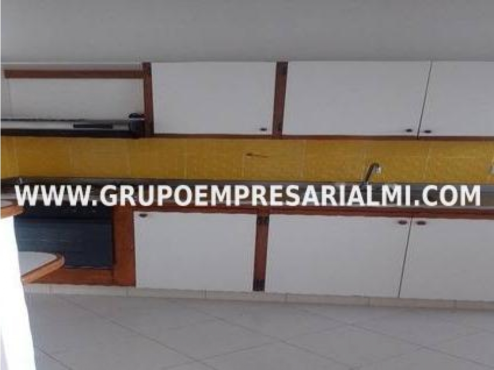 CÓMODO APARTAMENTO EN VENTA - SECTOR EL TRIANON COD: 32871 — foto 2