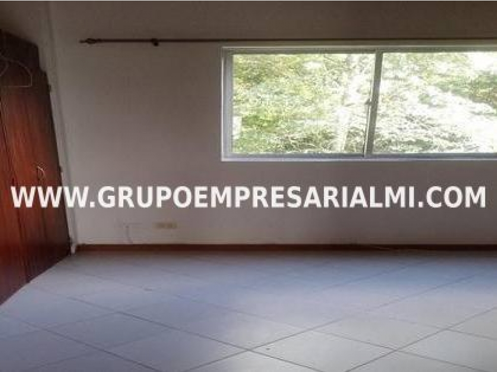 CÓMODO APARTAMENTO EN VENTA - SECTOR EL TRIANON COD: 32871 — foto 4