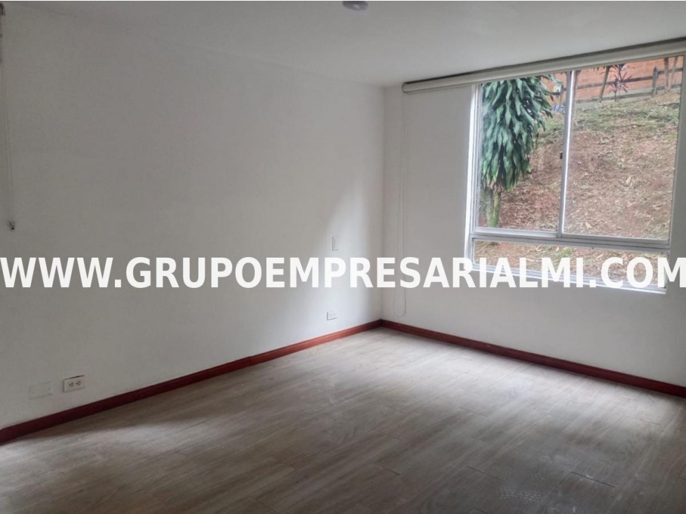 CÓMODO APARTAMENTO EN VENTA - SECTOR CASTROPOL COD: 33920 — foto 5