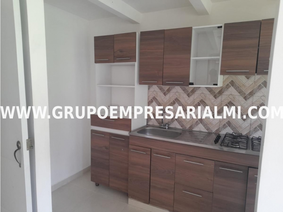 CÓMODO APARTAMENTO EN VENTA - SECTOR SANTA ANA COD: 28988 — foto 3