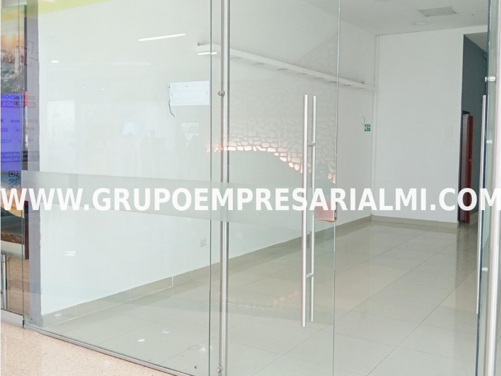 CÓMODO LOCAL EN ARRIENDO - SECTOR EL POBLADO COD: 34135