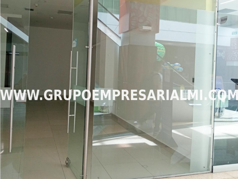 CÓMODO LOCAL EN ARRIENDO - SECTOR EL POBLADO COD: 34135 — foto 3