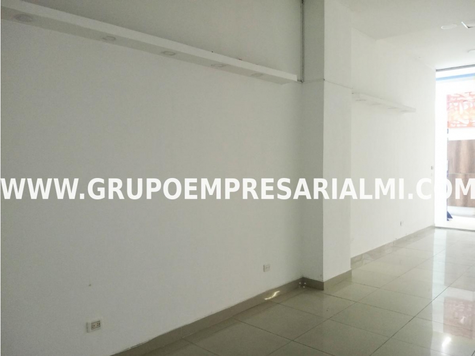 CÓMODO LOCAL EN ARRIENDO - SECTOR EL POBLADO COD: 34135 — foto 4