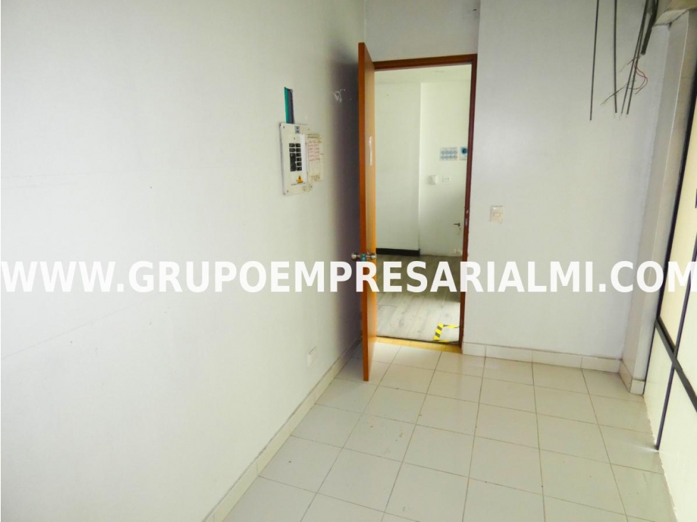 CÓMODO LOCAL EN ARRIENDO - SECTOR MILLA DE ORO COD: 31211 — foto 6