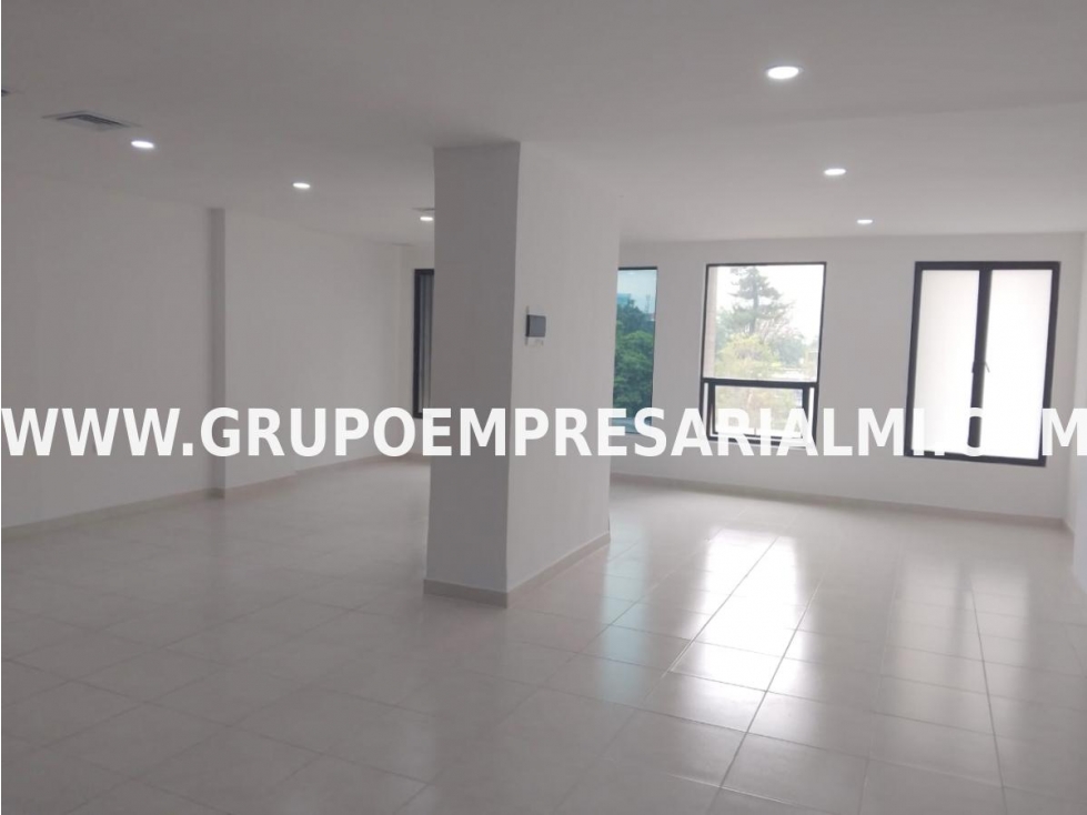 CÓMODOS LOCALES EN ARRIENDO - SECTOR MILLA DE ORO COD: 32029