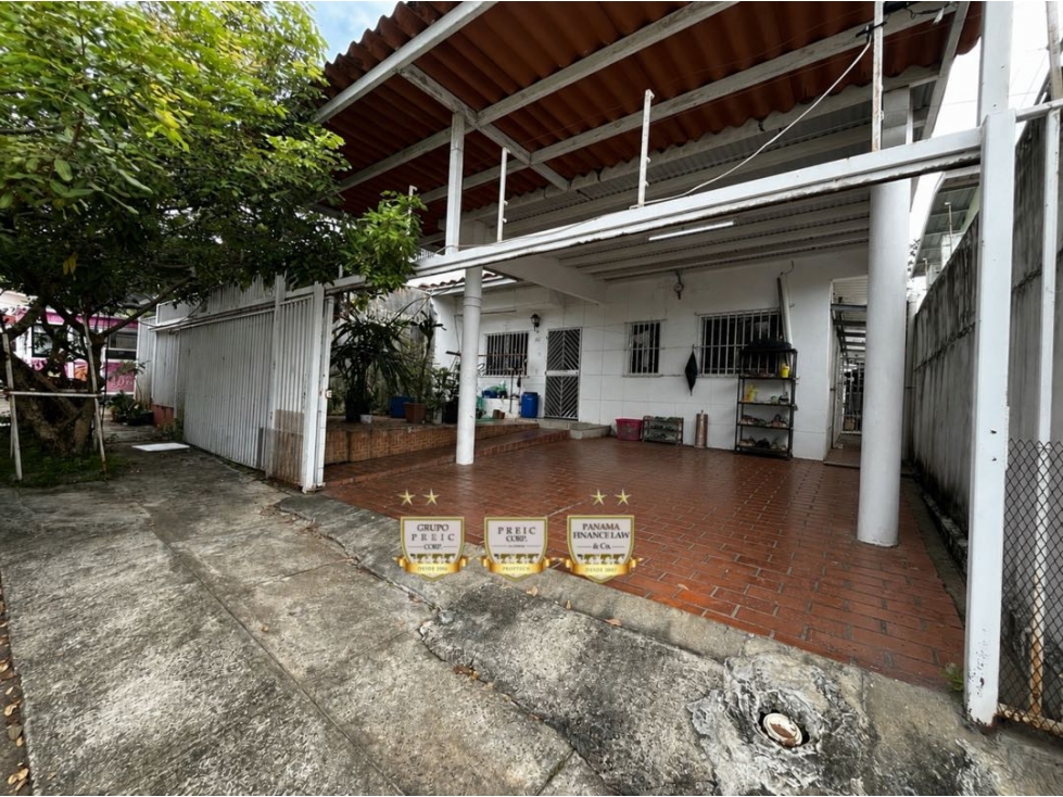 COLINAS DEL GOLF | CASA EN VENTA BARRIADA CON PISCINA Y GARITA (C.P)