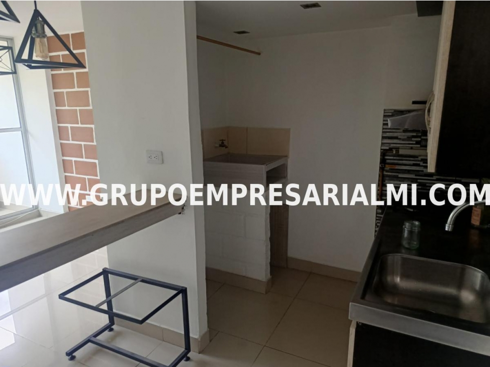 COMODO APARTAMENTO EN ARRIENDO - SECTOR LA POLA COD: 25382 — foto 4
